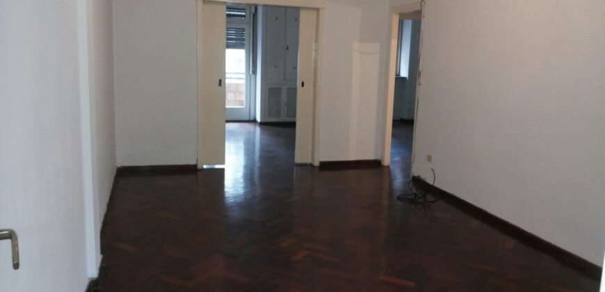 Independencia al 1800 CONGRESO semipiso 4 amb con balcon al frente